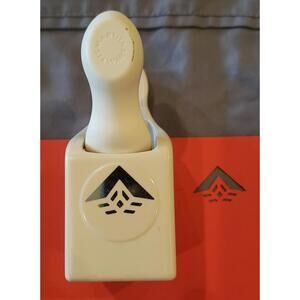 Martha Stewart Medium Star Point w/Lines Corner Paper Punch Scrapbooking Crafts